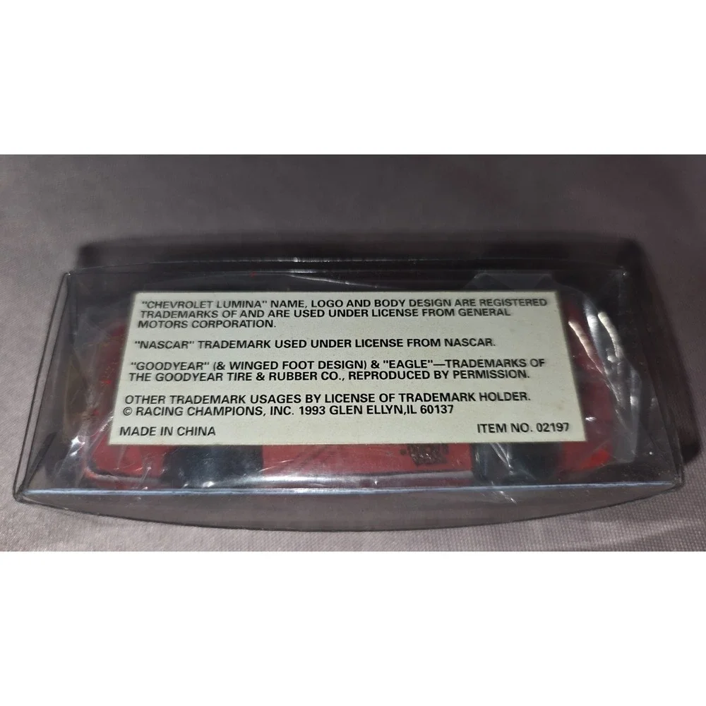 KISS Johnny Lightning Peter Criss Die-Cast Car #33 w/Trading Card 1997 - Picture 5 of 5